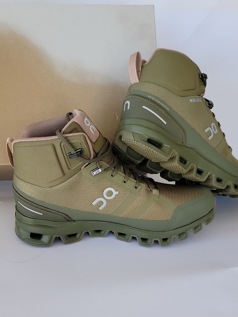 On Cloudrock Waterproof Women's Mid Top Hiking Shoes Green Lace Up 23-99245 - Picture 8 of 10